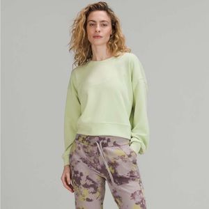 NWOT Perfectly Oversized Cropped Crew
*Softstreme